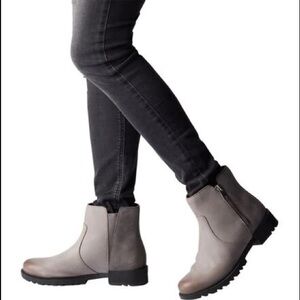 Sorel Emilie II zip waterproof boots quarry/black NWT 8M